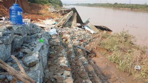 Mưa lớn kéo dài, Trung Trung Bộ đề phòng sạt lở đất và ngập úng