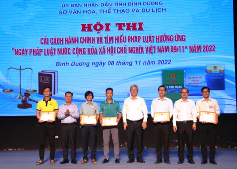 Hội thi hưởng ứng Ngày Pháp luật Việt Nam (9-11)