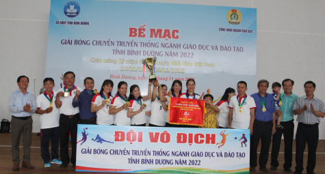 Bế mạc giải bóng chuyền - cầu lông truyền thống ngành Giáo dục và Đào tạo năm 2022