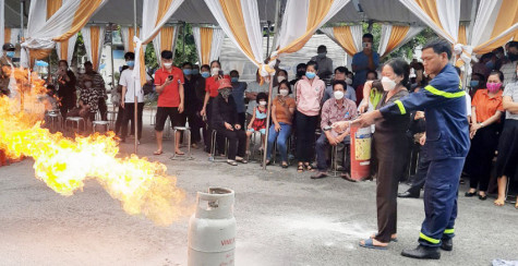 Tập huấn phòng cháy chữa cháy cho hàng trăm tiểu thương