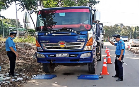 Sau thời gian tăng cường xử phạt xe quá tải, quá khổ: Nhiều chuyển biến tích cực