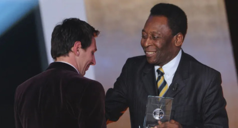 Pele: 'Maradona đang mỉm cười'