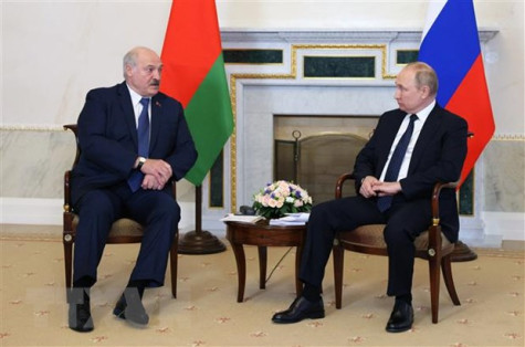 Tổng thống Nga Vladimir Putin bắt đầu chuyến thăm Belarus