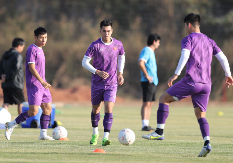 AFF Cup 2022, Lào - Việt Nam: Đầu xuôi đuôi lọt