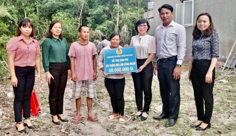 Chăm lo người lao động dịp cuối năm