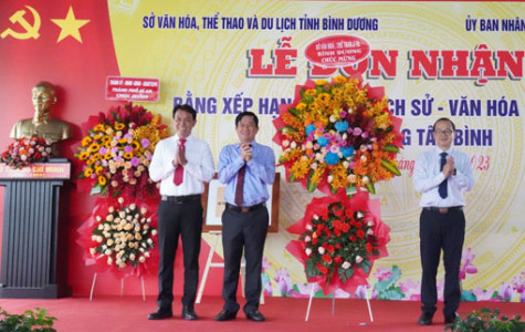 Mả 35 (phường Tân Bình, TP.Dĩ An) đón nhận bằng xếp hạng di tích lịch sử - văn hoá cấp tỉnh