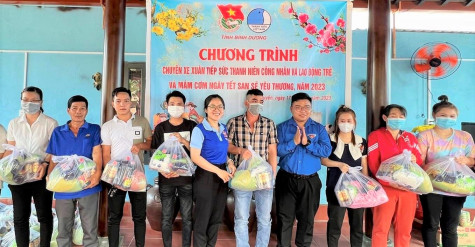 Chuyến xe xuân tiếp sức thanh niên công nhân