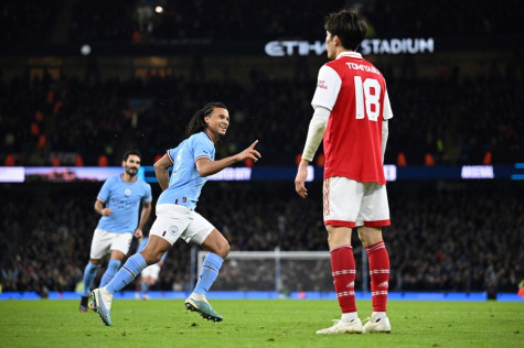 Man City loại Arsenal khỏi Cup FA