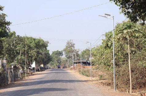 Trao tặng công trình thanh niên “Ánh sáng biên cương”