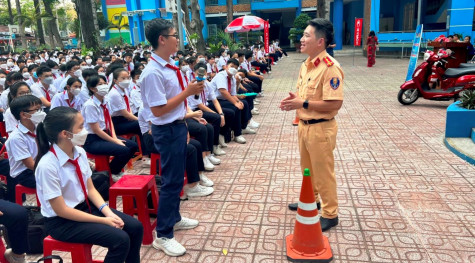 Đổi mới hình thức tuyên truyền đến người tham gia giao thông