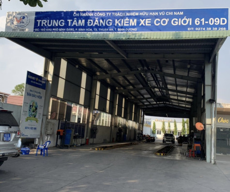 Công an thu giữ nhiều tài liệu, trang thiết bị của Trung tâm đăng kiểm cơ giới 61-09D để điều tra