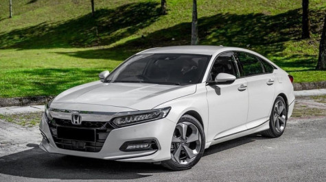 Honda Accord giảm giá 140 triệu đồng