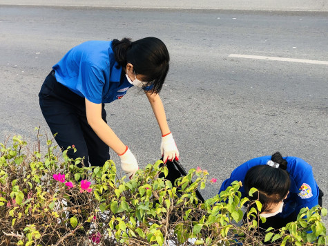 TX.Tân Uyên: Ra quân tổng vệ sinh môi trường tuyến đường trọng điểm