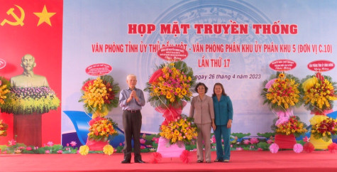 Họp mặt truyền thống Văn phòng Tỉnh ủy Thủ Dầu Một lần thứ 17