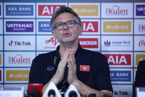 HLV Philippe Troussier: “U22 Việt Nam bắt đầu với con số 0”