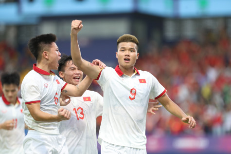 U22 Việt Nam dễ dàng hạ gục U22 Singapore 3-1