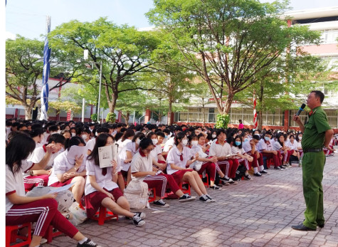 Tuyên truyền an toàn giao thông, phòng chống bạo lực học đường cho học sinh