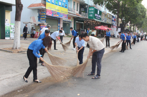 Tiếp tục thực hiện hiệu quả học và làm theo Bác