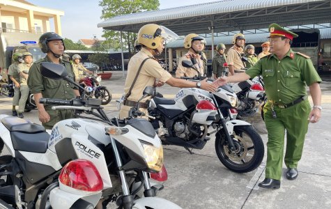 Ra quân thực hiện cao điểm bảo đảm trật tự an toàn giao thông