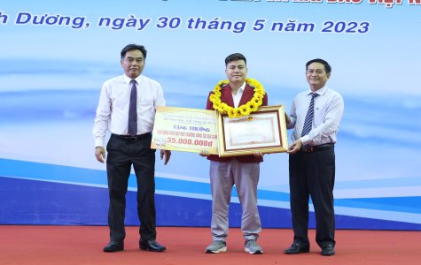 Tuyên dương huấn luyện viên, vận động viên, ca sĩ, diễn viên đạt thành tích cao tại SEA Games 32 và Hội thi “Biển và Hải đảo Việt Nam”