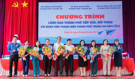 Lãnh đạo TP.Thuận An đối thoại với đoàn viên thanh niên