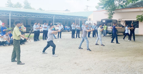 Đội Công nhân xung kích trong doanh nghiệp: Chủ động bảo vệ an ninh trật tự tại nơi làm việc