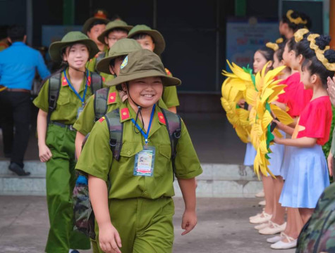 Xuất quân chương trình "Học làm chiến sĩ Công an - Teen năng động học điều hay" lần thứ VII năm 2023