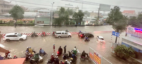 Mưa lớn gây ngập cục bộ ở một số nơi: Cần chủ động ứng phó để bảo đảm an toàn