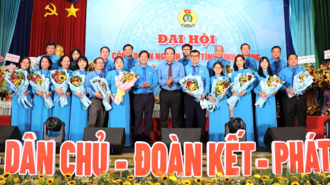 Bà Dương Thị Thu Hồng tái đắc cử Chủ tịch Công đoàn Ngành y tế tỉnh nhiệm kỳ 2023- 2028