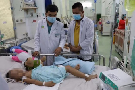 Lần đầu sử dụng kỹ thuật ECMO cứu sống bệnh nhi mắc tay chân miệng