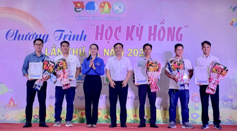 90 thiếu nhi khó khăn tham gia chương trình “Học kỳ hồng”