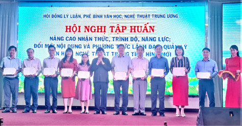 Bế mạc hội nghị tập huấn về đổi mới phương thức lãnh đạo, quản lý văn học nghệ thuật