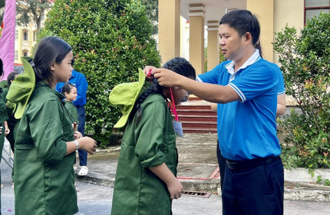 Thiếu nhi tham gia “Học làm người có ích”