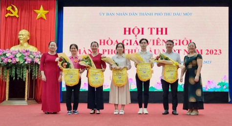 Ghi nhận từ hội thi hòa giải viên giỏi TP.Thủ Dầu Một: Đưa kinh nghiệm hòa giải lên sân khấu