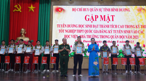 Tiếp bước cha anh…