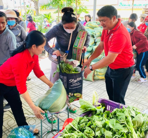 Hỗ trợ 150 hoàn cảnh khó khăn đi “chợ 0 đồng”