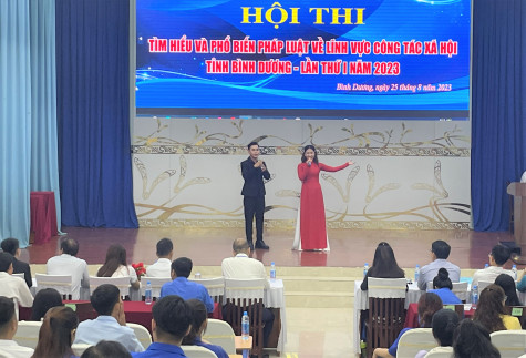 Hội thi nâng cao kiến thức cho cán bộ làm công tác xã hội