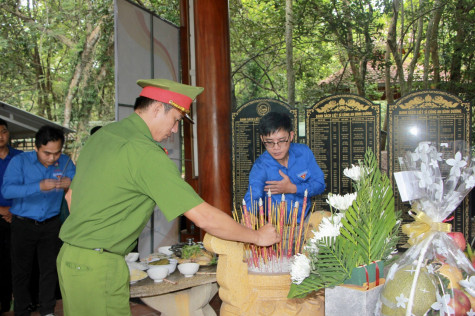 Lễ giỗ tưởng niệm ngày mất Chủ tịch Hồ Chí Minh