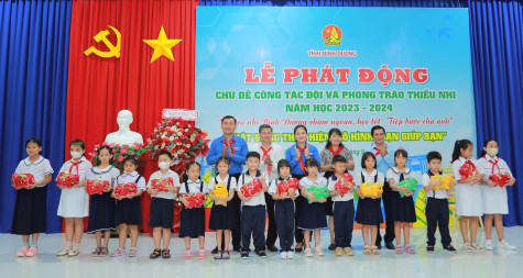 Phát động chủ đề công tác Đội và phong trào thiếu nhi năm học 2023 - 2024