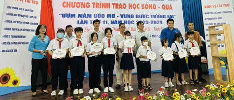 Tiếp sức 120 em học sinh, sinh viên đến trường