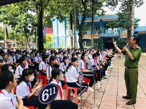 Tuyên truyền phòng chống ma túy, bạo lực học đường cho học sinh