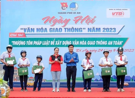 Thành đoàn Dĩ An: Tổ chức Ngày hội Thanh niên với văn hóa giao thông