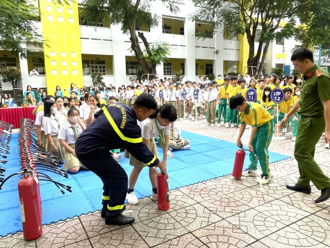 Trang bị kiến thức phòng cháy, chữa cháy cho giáo viên, học sinh