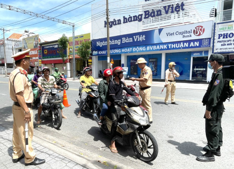 Cục Cảnh sát giao thông phối hợp kiểm tra, xử lý vi phạm nồng độ cồn tại Bình Dương: Giải pháp quyết liệt để hạn chế “ma men” ra đường