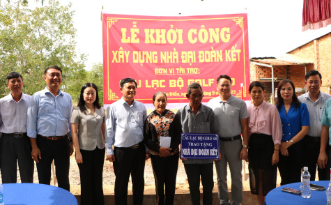 Xây dựng nhà "Đại đoàn kết" cho hộ nghèo