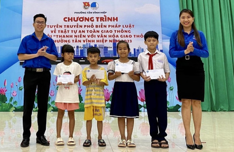 Phường đoàn Tân Vĩnh Hiệp (TP.Tân Uyên): Tổ chức ngày hội “Thanh niên với văn hóa giao thông”