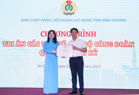 Liên đoàn Lao động tỉnh tri ân tác giả ca khúc “Vang mãi khúc ca Công đoàn Việt Nam”