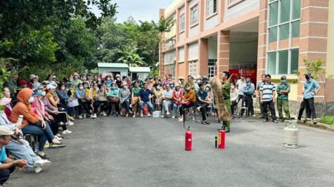 Tập huấn kỹ năng phòng cháy chữa cháy cho giáo viên