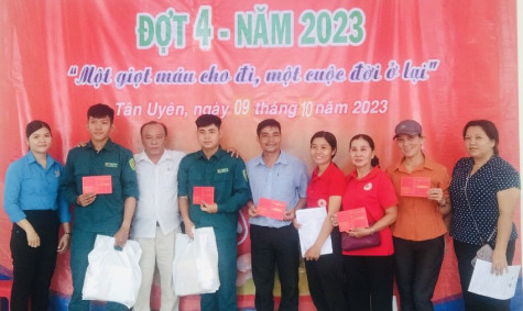 TP.Tân Uyên: Hơn 300 người tham gia ngày hội hiến máu tình nguyện