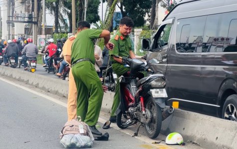 Xe máy va chạm với xe tải, 1 người tử vong